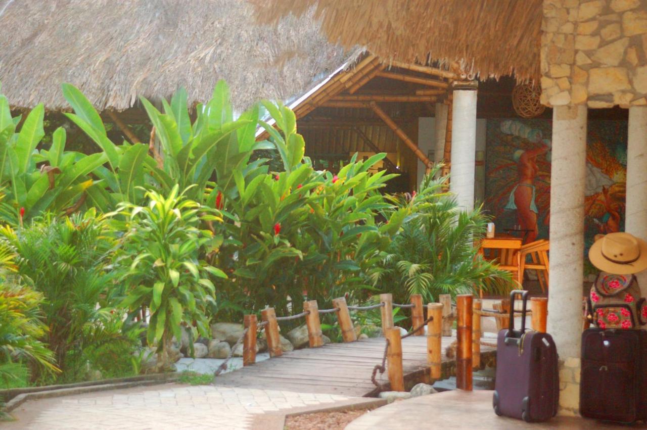 Axkan Palenque, Shows En Vivo & Gastronomia Mar Y Tierra & Travel Agency المظهر الخارجي الصورة
