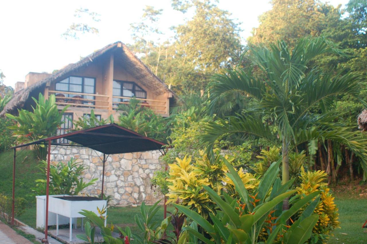 Axkan Palenque, Shows En Vivo & Gastronomia Mar Y Tierra & Travel Agency المظهر الخارجي الصورة