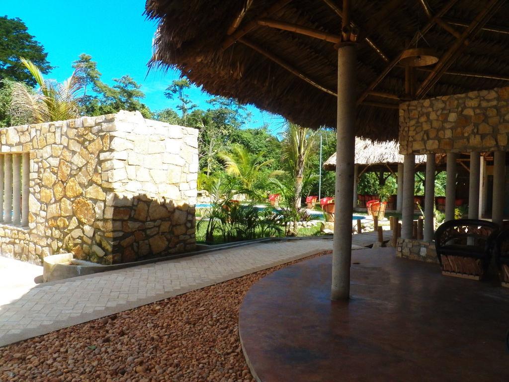 Axkan Palenque, Shows En Vivo & Gastronomia Mar Y Tierra & Travel Agency المظهر الخارجي الصورة