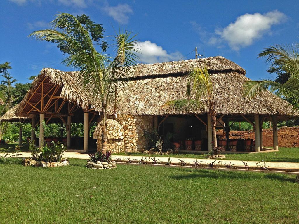 Axkan Palenque, Shows En Vivo & Gastronomia Mar Y Tierra & Travel Agency المظهر الخارجي الصورة