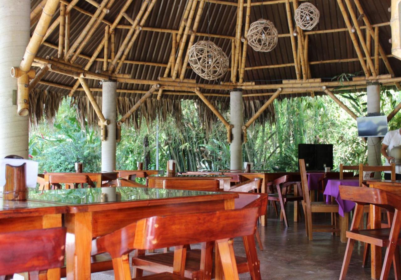 Axkan Palenque, Shows En Vivo & Gastronomia Mar Y Tierra & Travel Agency المظهر الخارجي الصورة