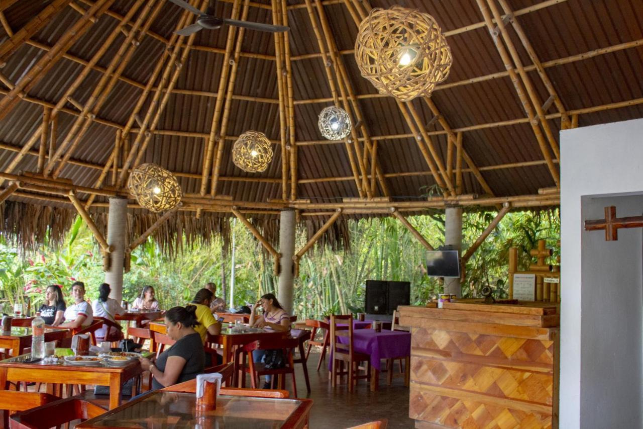 Axkan Palenque, Shows En Vivo & Gastronomia Mar Y Tierra & Travel Agency المظهر الخارجي الصورة