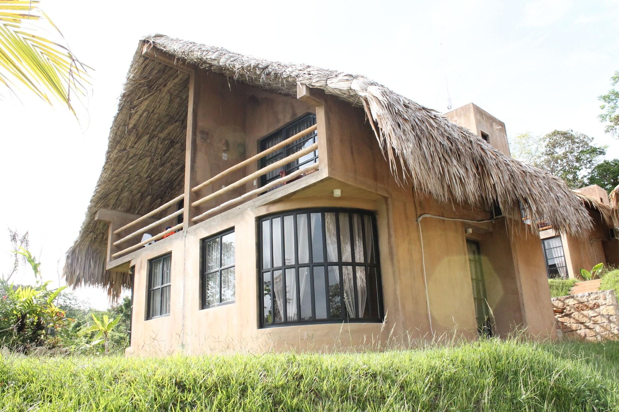 Axkan Palenque, Shows En Vivo & Gastronomia Mar Y Tierra & Travel Agency المظهر الخارجي الصورة