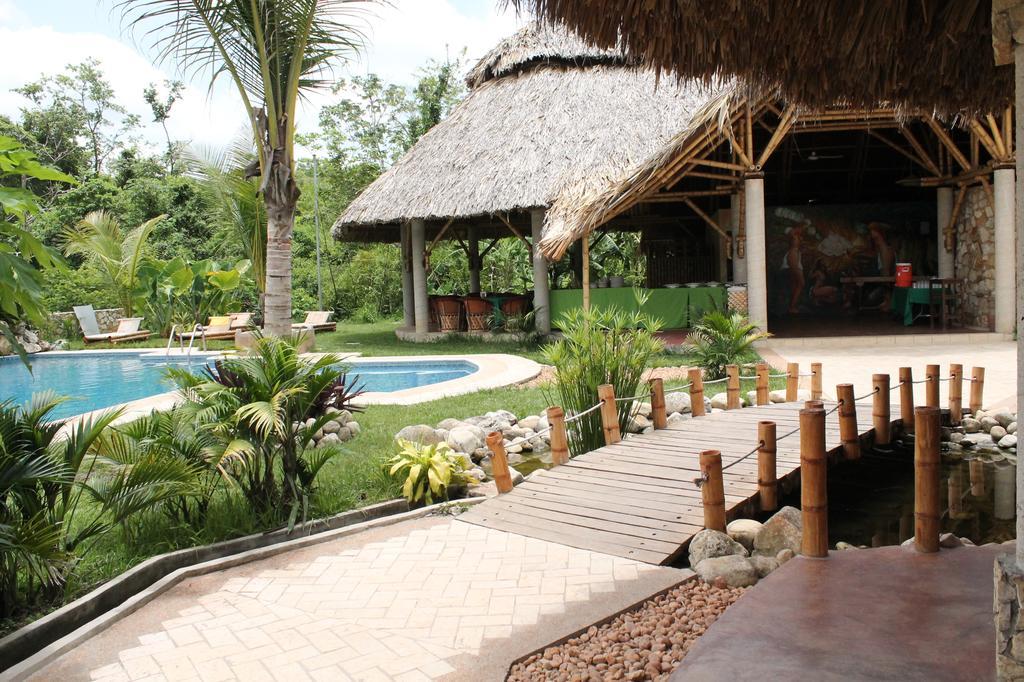 Axkan Palenque, Shows En Vivo & Gastronomia Mar Y Tierra & Travel Agency المظهر الخارجي الصورة