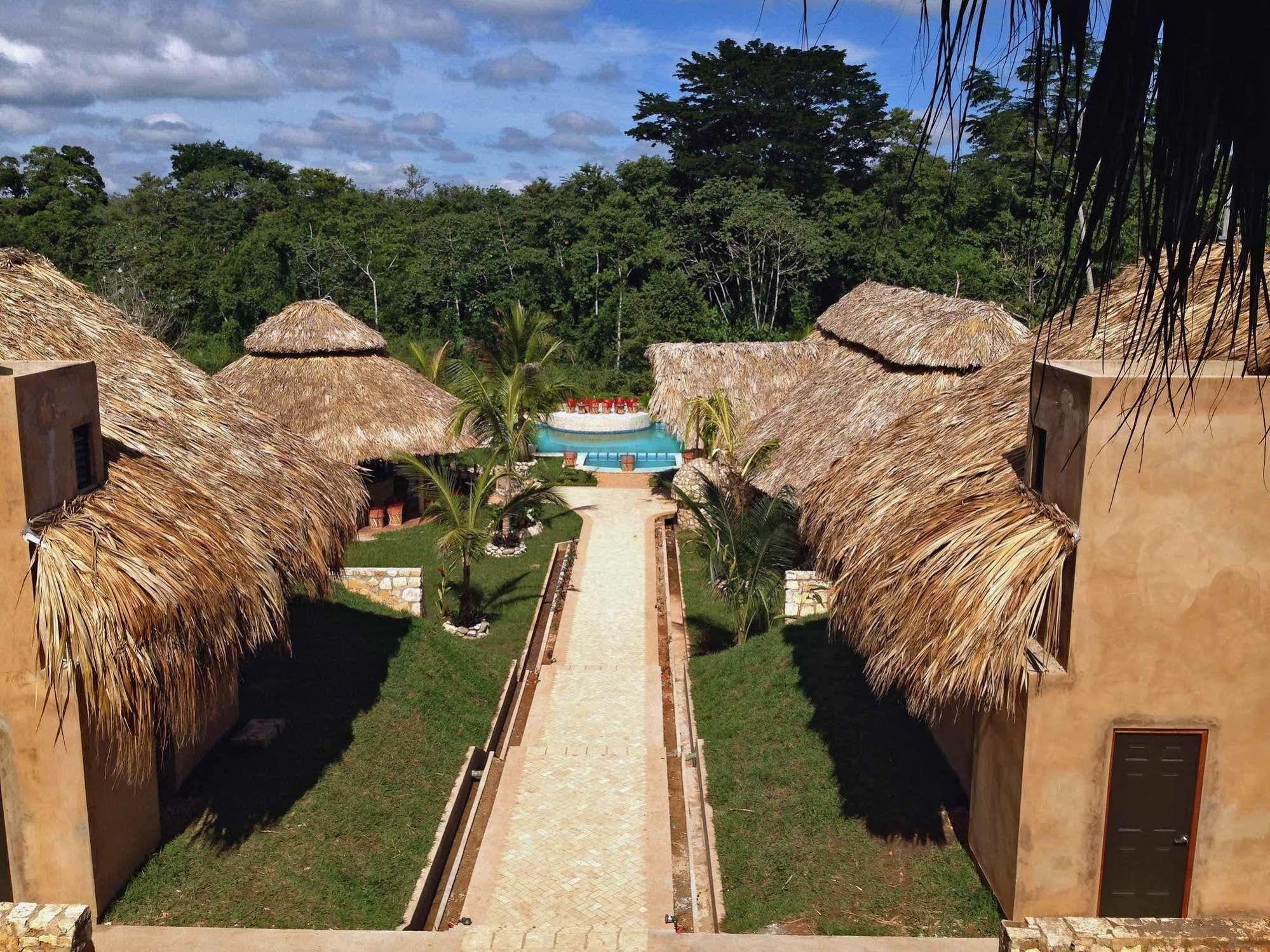 Axkan Palenque, Shows En Vivo & Gastronomia Mar Y Tierra & Travel Agency المظهر الخارجي الصورة
