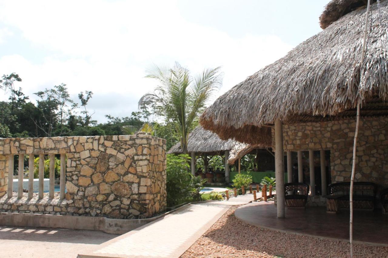 Axkan Palenque, Shows En Vivo & Gastronomia Mar Y Tierra & Travel Agency المظهر الخارجي الصورة
